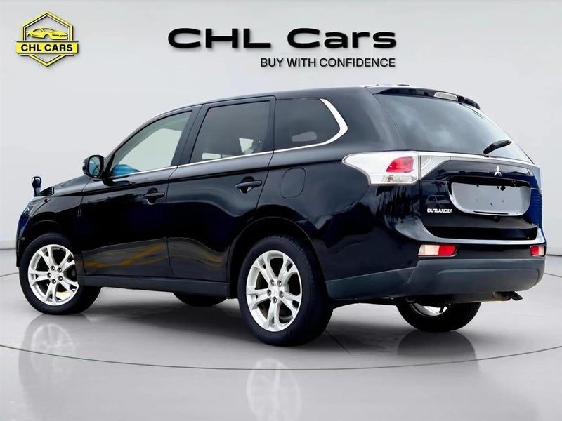 2013 Mitsubishi Outlander 20G 7 Seater, photo 3