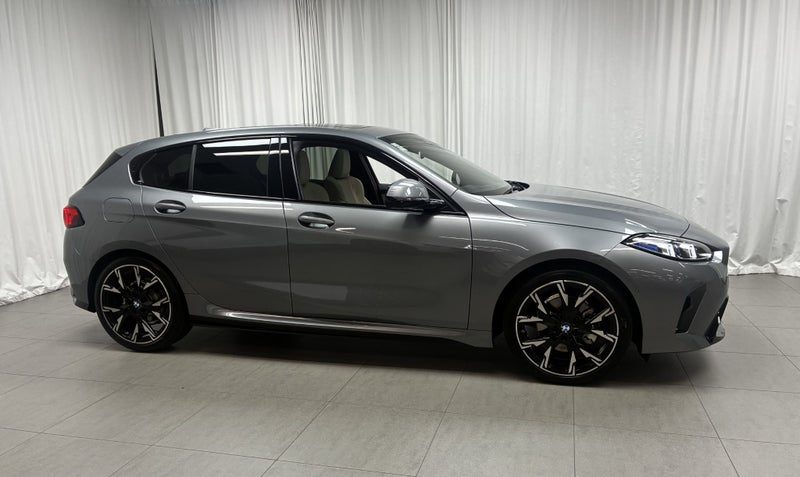 2026 BMW 120i 120 Hatch, photo 3