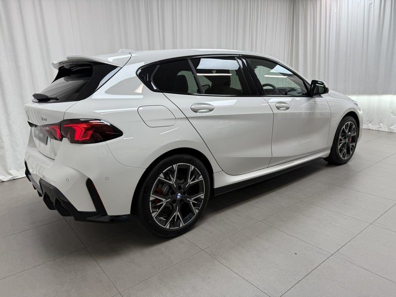 2026 BMW 120i 120 Hatch, photo 3