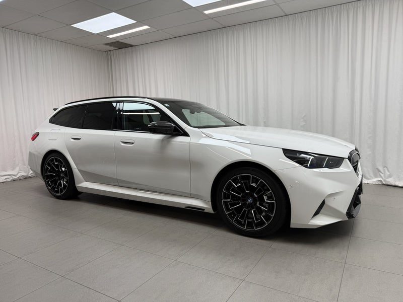 2026 BMW M5 M5 Touring, photo 2