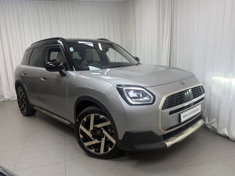 2026 MINI Countryman Countryman C Favoured