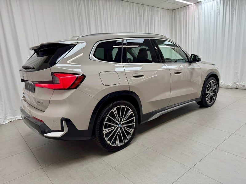 2025 BMW iX1 BMW iX1 xDrive30, photo 3