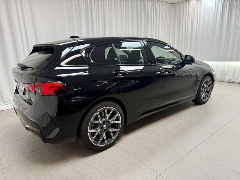2025 BMW 120i 120 Hatch, photo 3
