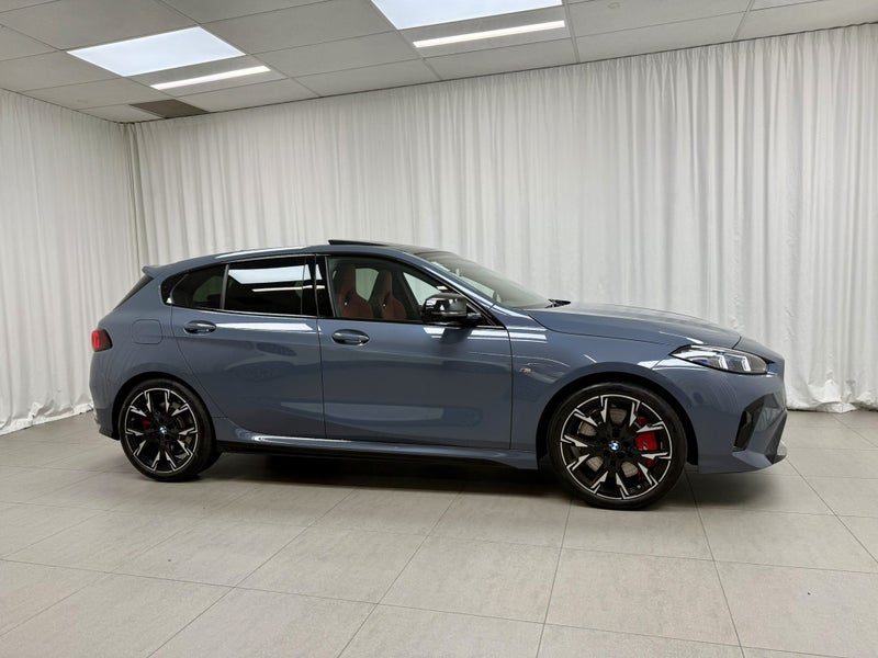 2025 BMW M135i M135i xDrive Hatch, photo 2