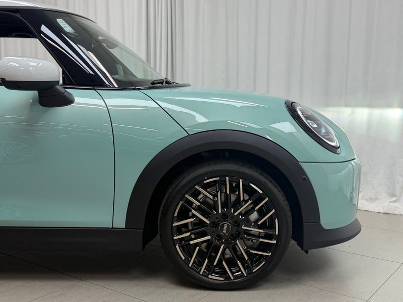 2026 MINI Cooper S Cooper S 3Door Favoured, photo 3