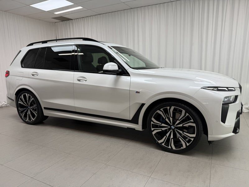 2025 BMW X7 M Sport, photo 2