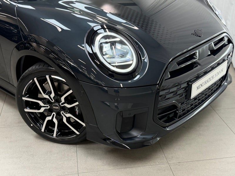 2026 MINI Cooper S Cooper S 3Door JCW Sport, photo 2