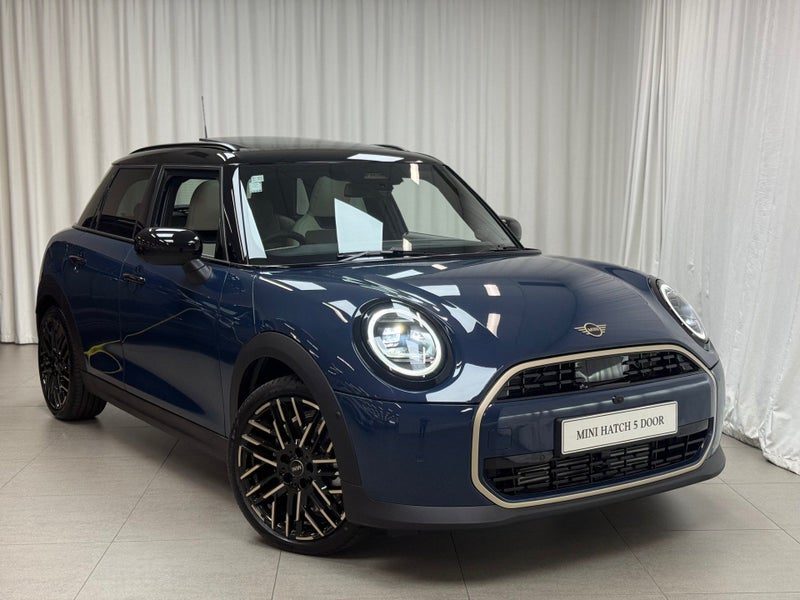 2026 MINI Hatch Cooper C 5 Door Favoured