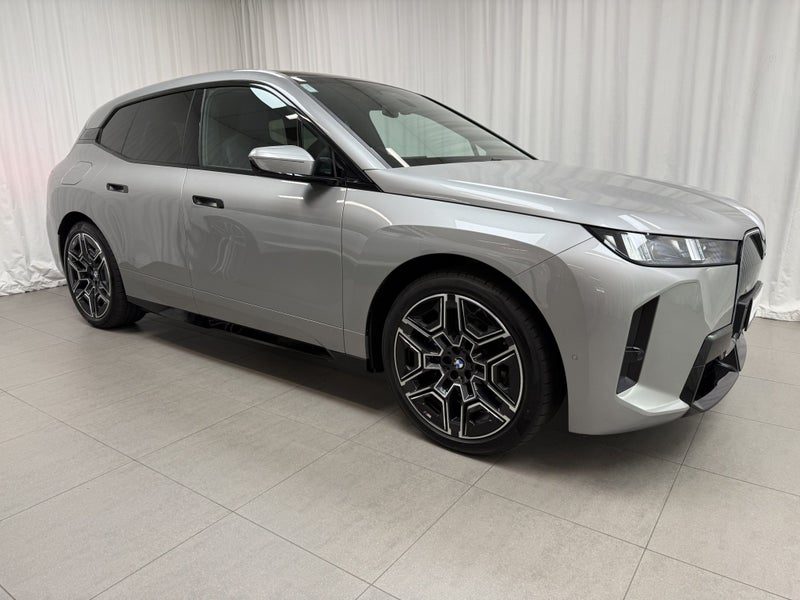 2026 BMW iX BMW iX xDrive45, photo 2