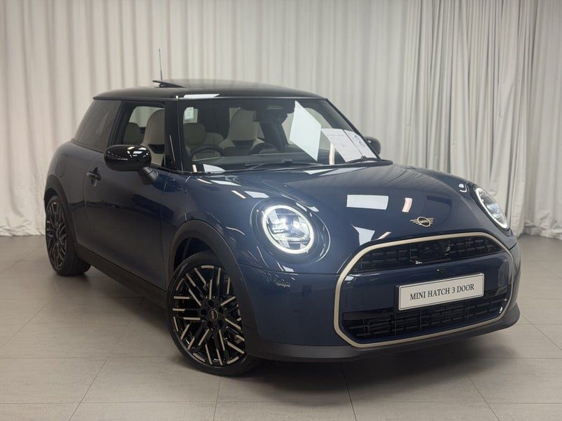 2026 MINI Hatch Cooper C 3Door Favoured, photo 2