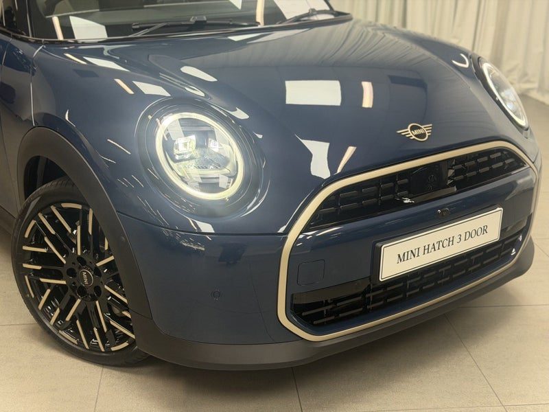 2026 MINI Hatch Cooper C 3Door Favoured, photo 3