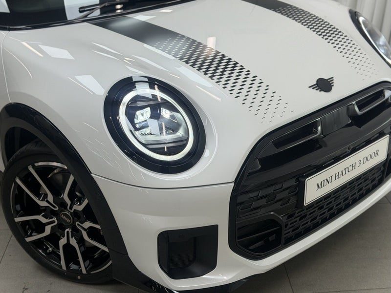 2026 MINI Hatch Cooper S 3 Door JCW Style, photo 3