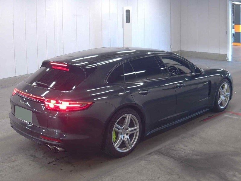2018 Porsche Panamera 4 e-hybrid Sport Turismo, photo 3