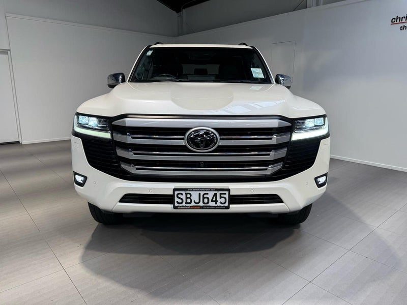 2023 Toyota Land Cruiser LC300 VX Limited 7 Seater, photo 2