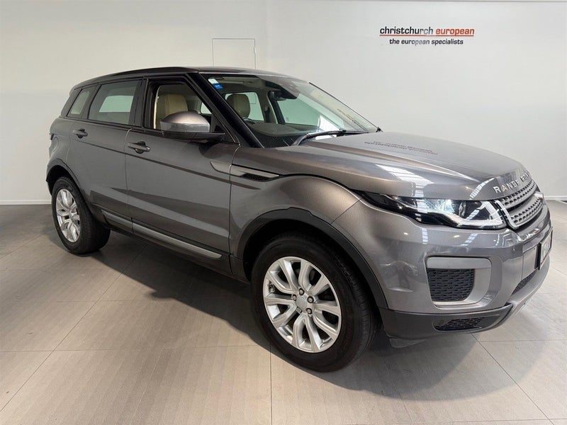 2017 Land Rover Range Rover SE, main photo