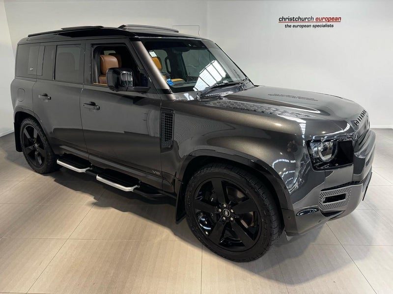 2022 Land Rover Defender V8, main photo