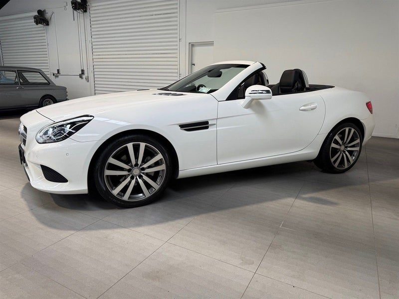 2016 Mercedes-Benz SLC 180 Turbo Roadster, photo 2