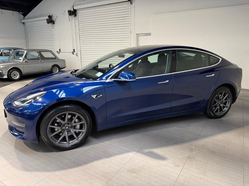 2019 Tesla Model 3 Standard Range Plus, photo 3