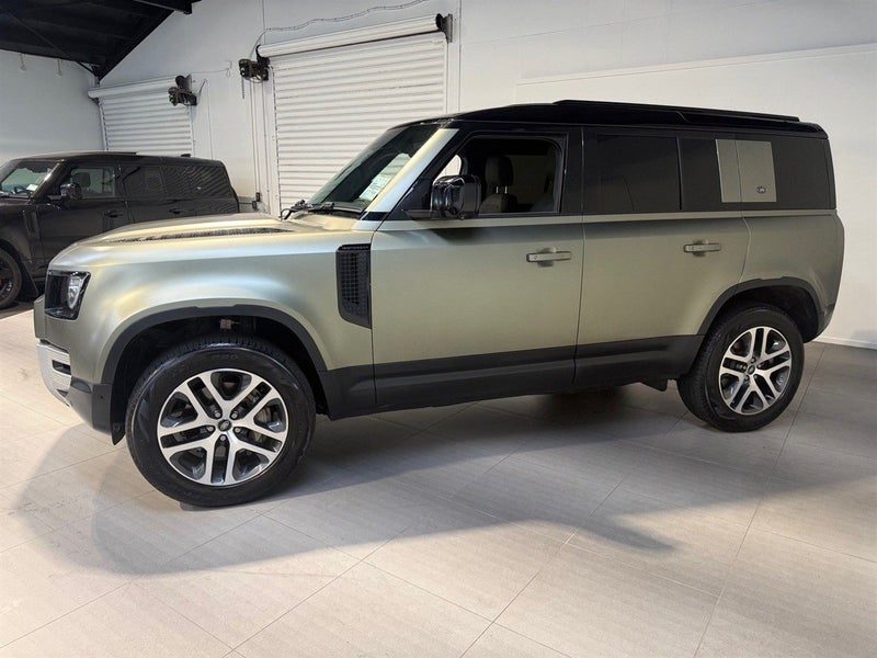2023 Land Rover Defender 110 D300 Matte Edition, photo 3