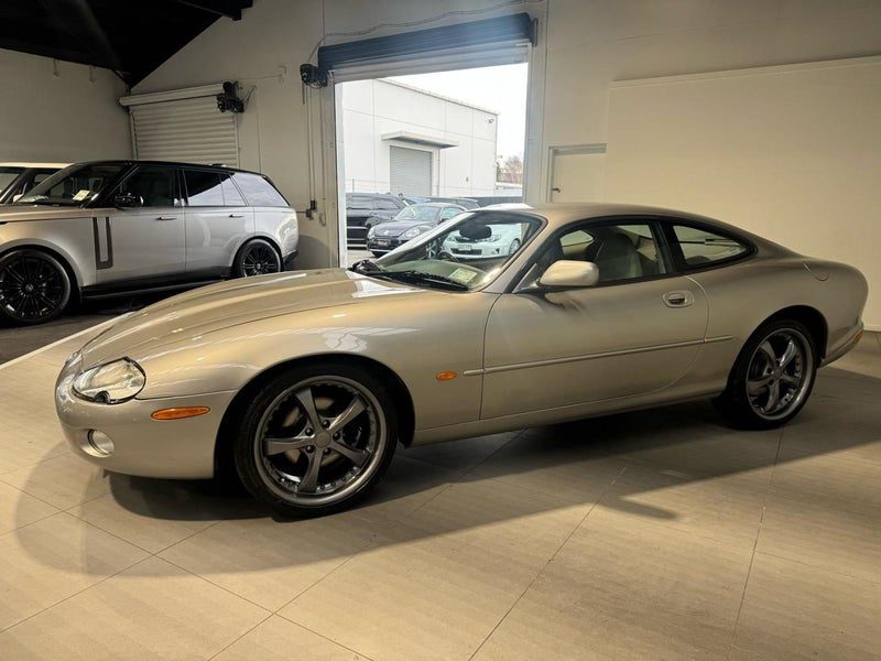 1997 Jaguar XK8 Classic Coupe, photo 3