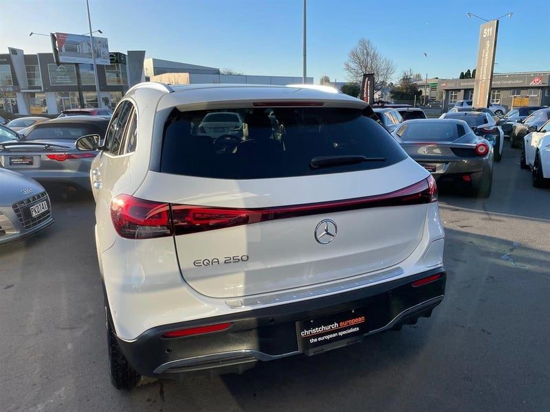 2021 Mercedes-Benz EQA 250 AMG Line Full Electric, photo 3
