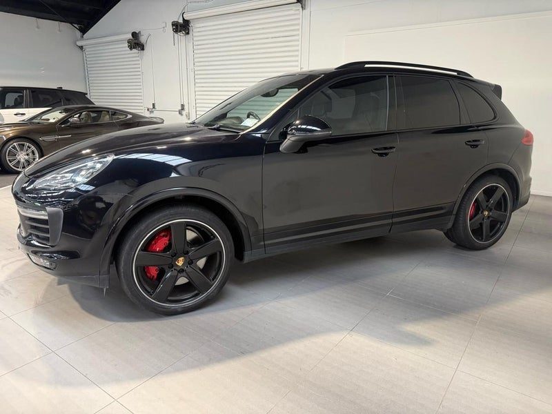 2017 Porsche Cayenne Turbo 4.8 Facelift NZ New, photo 3