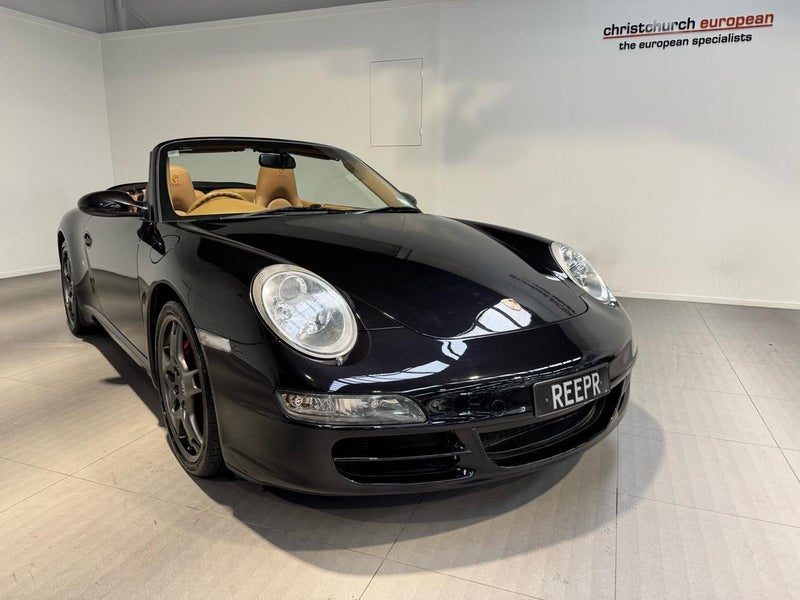 2005 Porsche 911 997 Carrera Cabriolet, photo 2