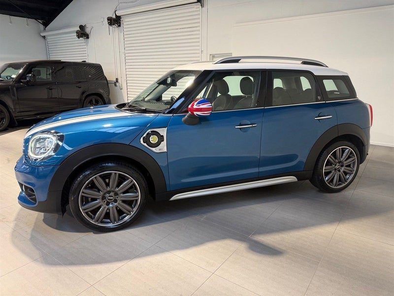 2017 MINI Cooper S E-PHEV ALL4 Hybrid Crossover, photo 3
