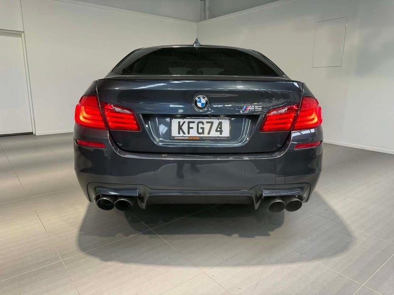 2011 BMW M5 4.4 V8 Twin-Turbo Sedan, photo 3