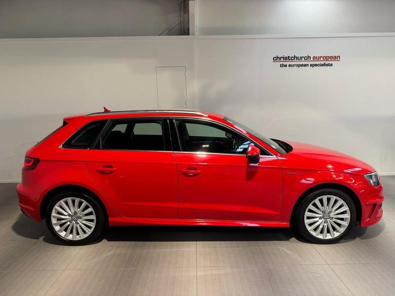 2015 Audi A3 E-Tron PHEV Hatchback, photo 3
