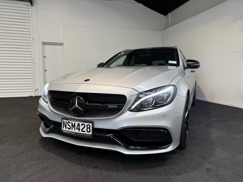 2015 Mercedes-Benz C 63 AMG V8 Black Edition Wagon, photo 2