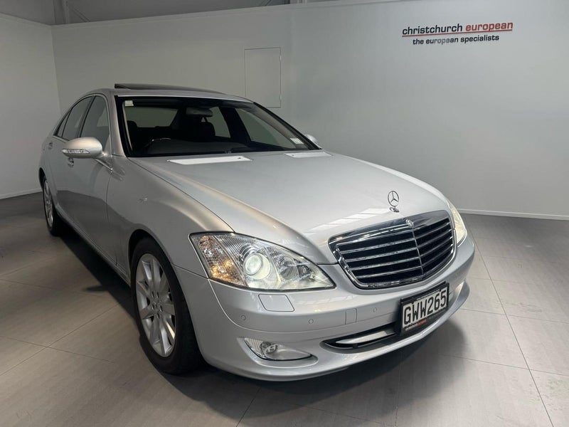 2006 Mercedes-Benz S 500 5.5 V8 Sedan, photo 2