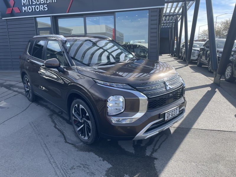 2023 Mitsubishi Outlander XLS 2.5 4WD 7 SEATER