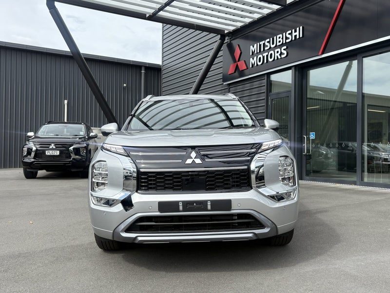 2026 Mitsubishi Outlander VRX AWD 7 seater, photo 2