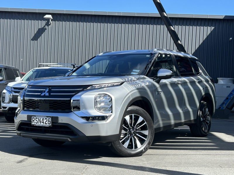 2026 Mitsubishi Outlander LS PHEV 4WD, photo 2