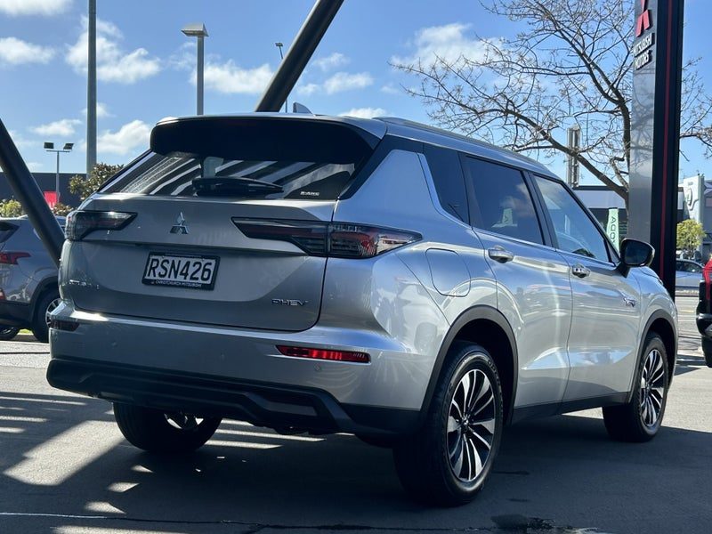 2026 Mitsubishi Outlander LS PHEV 4WD, photo 3