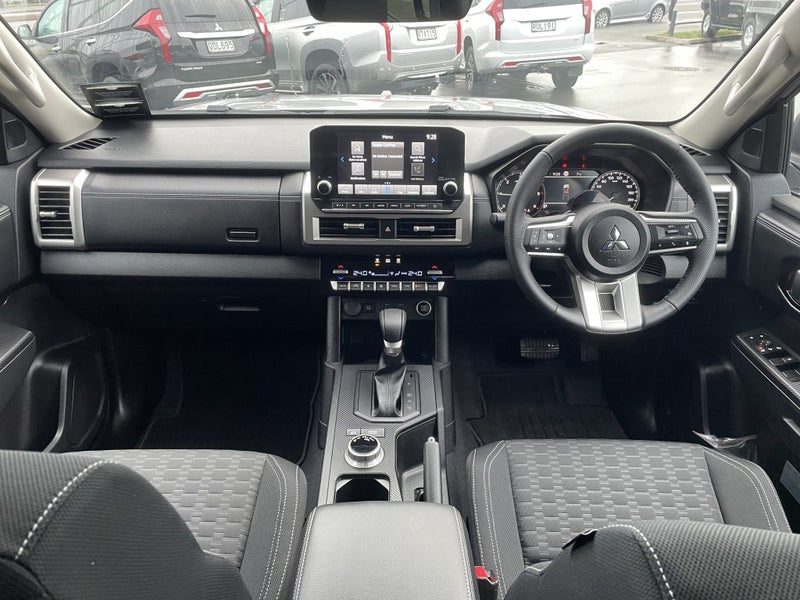 2026 Mitsubishi Triton GLX-R Auto 4X4 D/C, photo 2