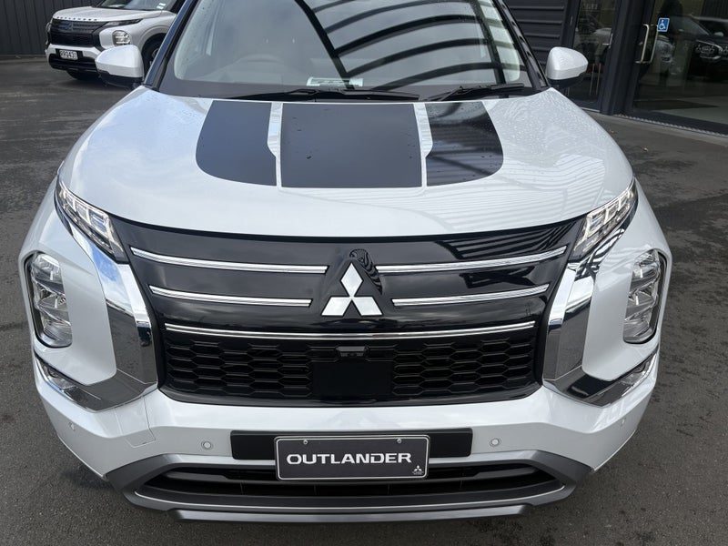 2026 Mitsubishi Outlander VRX AWD 7 seat SUV, photo 3