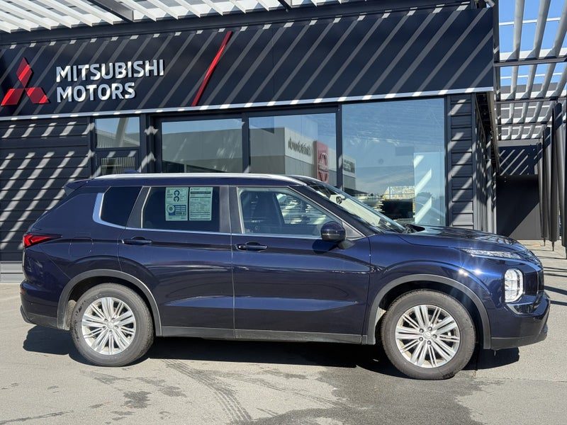 2022 Mitsubishi Outlander LS 4WD 5 SEATER, photo 2
