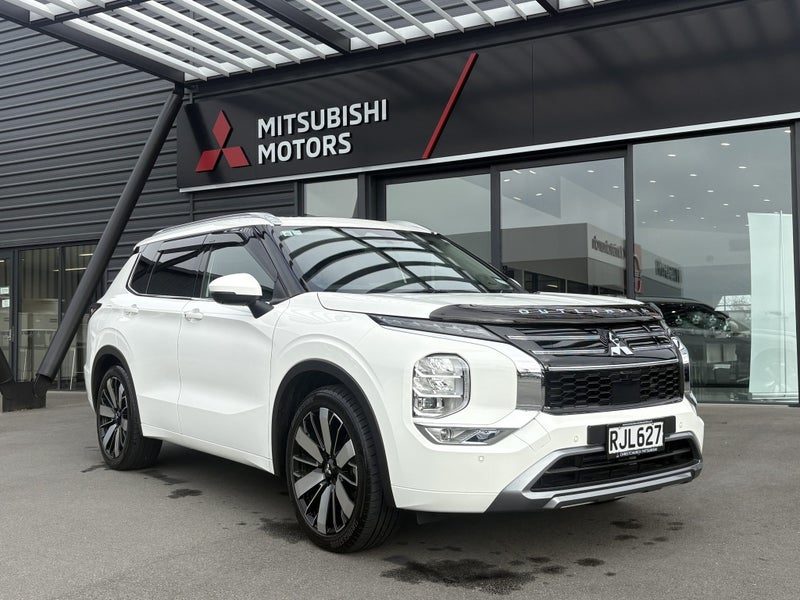 2025 Mitsubishi Outlander VRX AWD 7 seat SUV