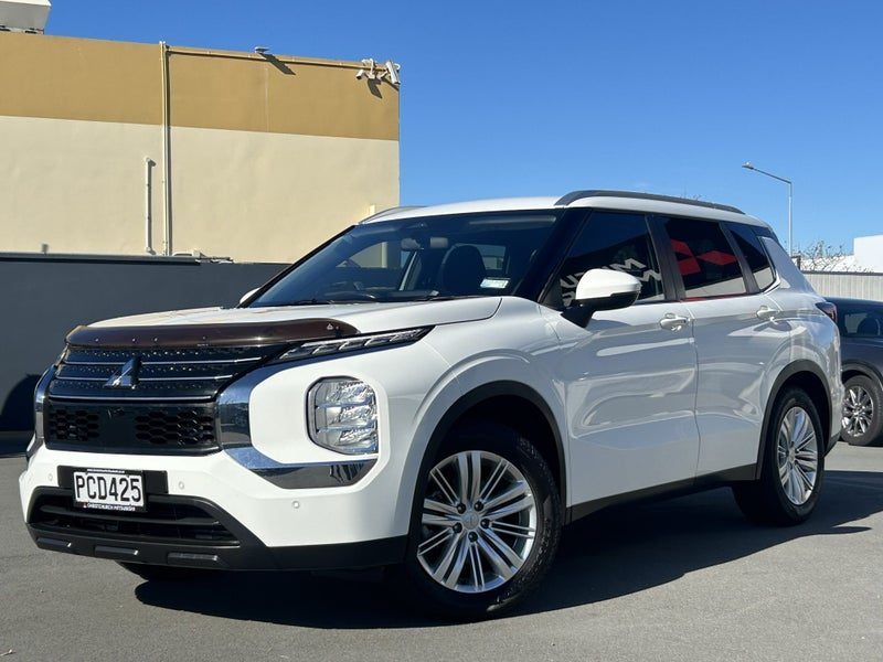 2022 Mitsubishi Outlander LS 4WD, photo 2