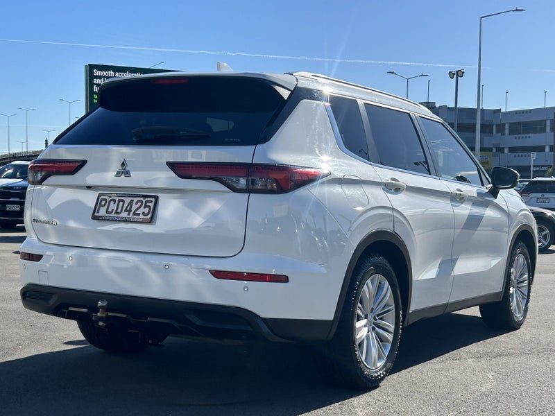 2022 Mitsubishi Outlander LS 4WD, photo 3