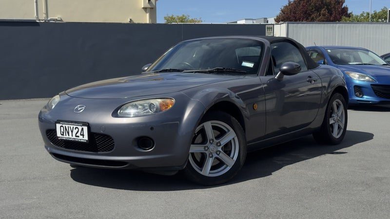 2005 Mazda MX-5 SOFT TOP, photo 3
