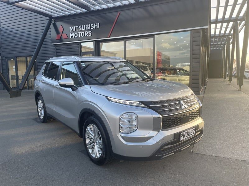 2022 Mitsubishi Outlander LS AWD 5 seater