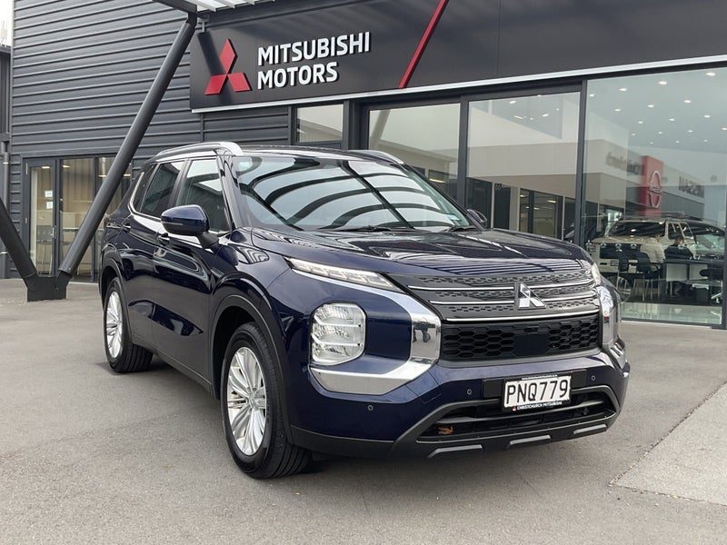 2022 Mitsubishi Outlander LS AWD 5 seater