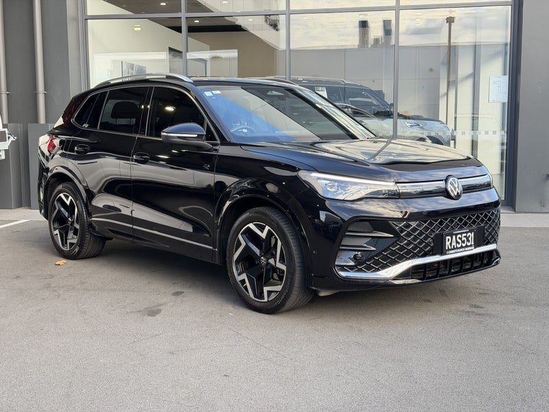 2025 Volkswagen Tiguan R-Line