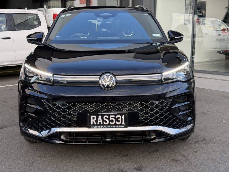 2025 Volkswagen Tiguan R-Line, photo 2