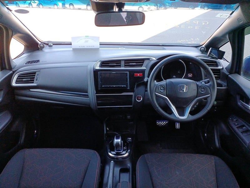 2014 Honda Fit HYBRID SPORT, photo 3