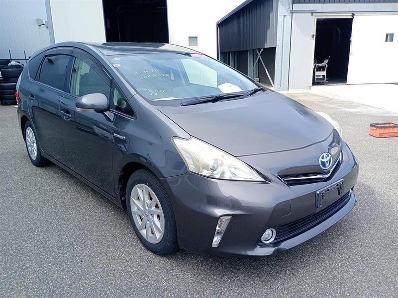 2013 Toyota Prius ALPHA * 7 SEATERS *HYBRID