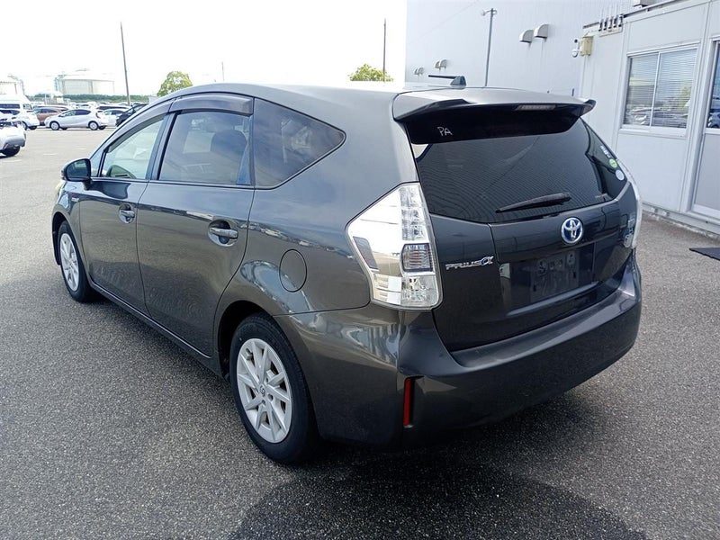 2013 Toyota Prius ALPHA * 7 SEATERS *HYBRID, photo 2